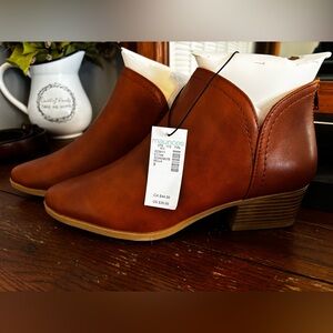 Maurice’s women’s bootie